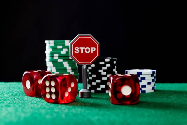 Live dealer blackjack table on alexistogel login with real dealer and multiple camera angles
